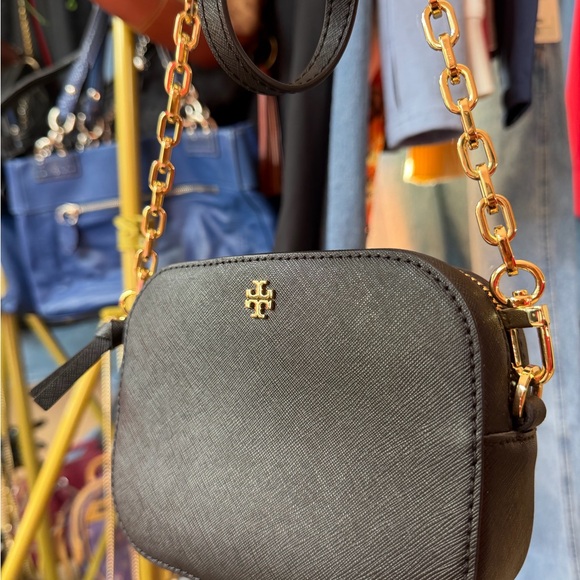 Tory Burch Emerson Round Crossbody Black Saffiano Gold Chain with tag - Picture 14 of 15